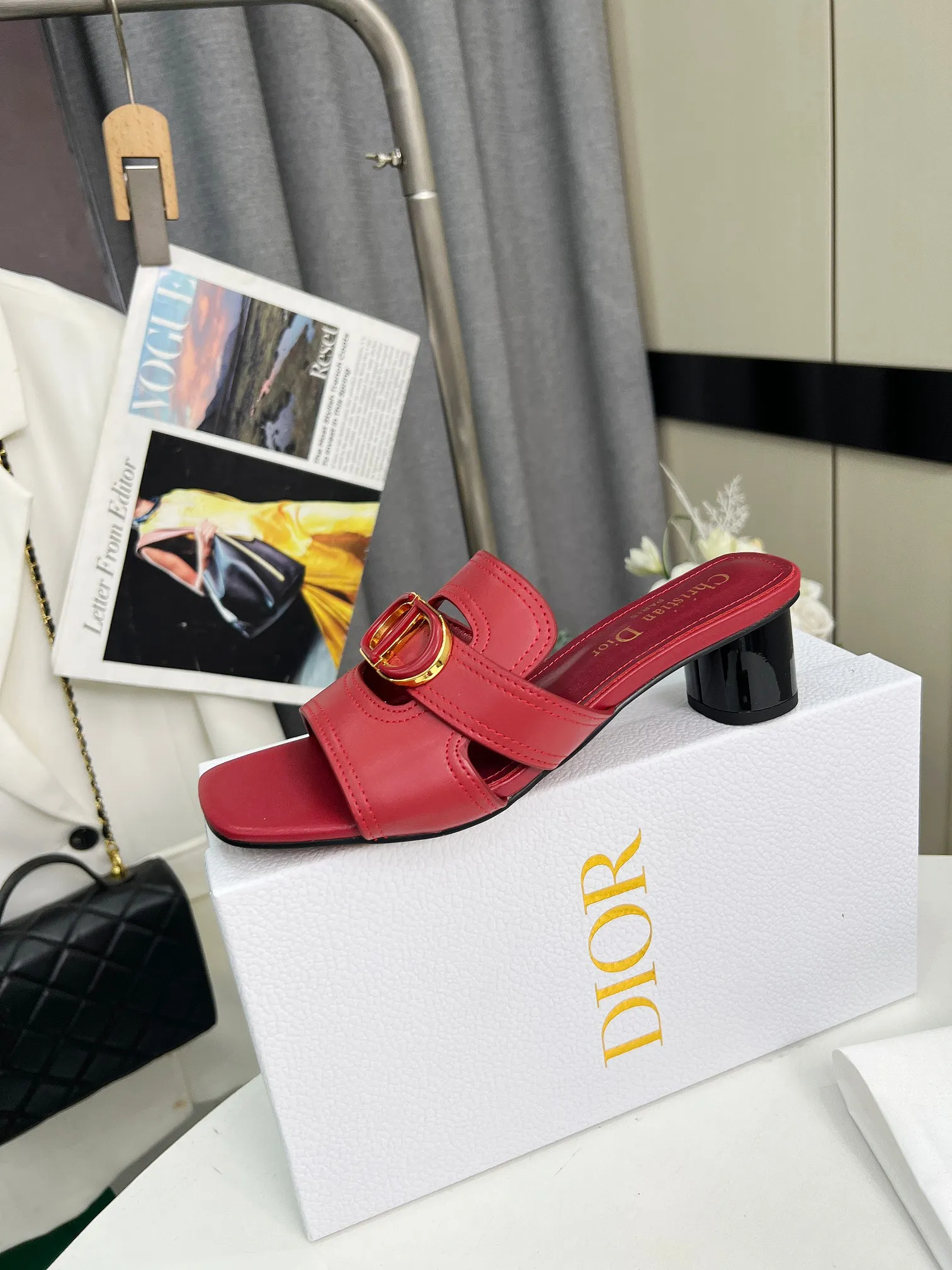 👟👟Ex-factory price 380👟👟 Genuine leather bottom +30 Dior spring and summer new style, cowhide surface, sheepskin lining + double-layer buckle, heel height 4.5cm, size 35-42
